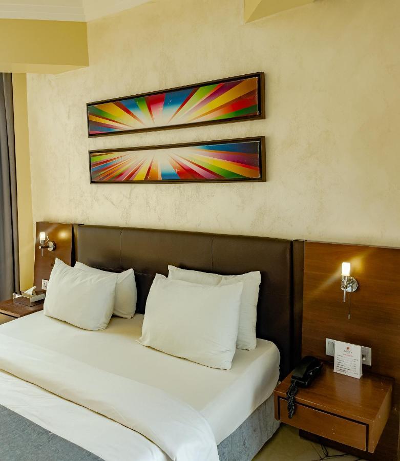 The Avenue Suites Лагос Екстериор снимка